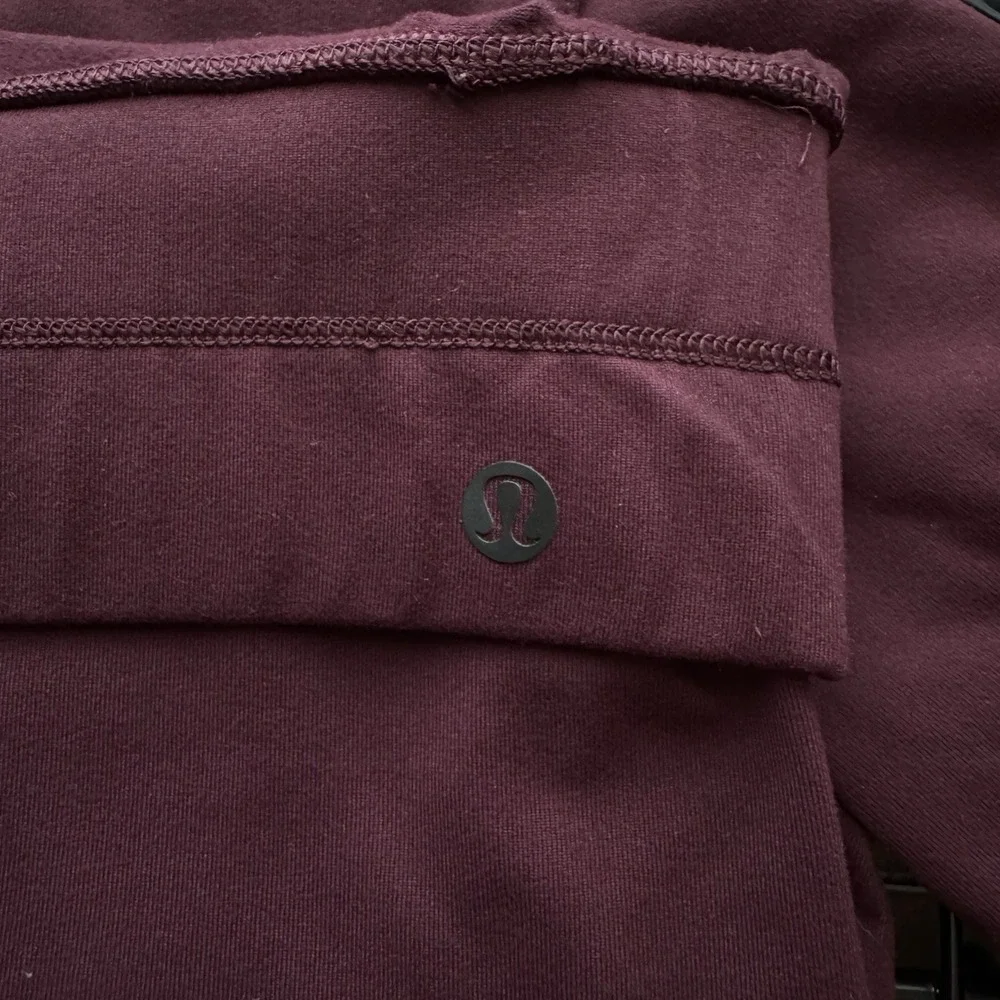 Lululemon Maroon Cold Shoulder Zip Pockets Pullover Scuba Sweatshirt Sz S/M #379